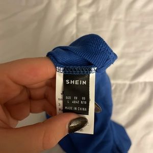 Blue cropped tee